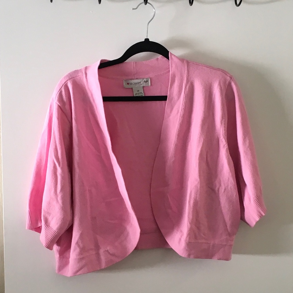 Short pink sweater